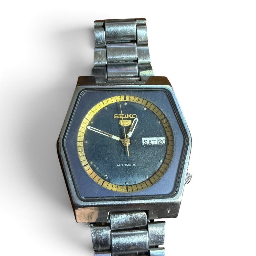 Vintage Seiko 5 Men's Automatic Watch with Silver Face 6309-6100